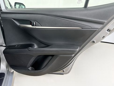 Used 2025 Toyota Camry LE FWD image 28
