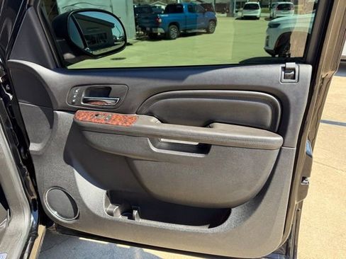 Used 2014 GMC Sierra 2500 Denali w/ Snow Plow Prep Package AWD/4WD image 15