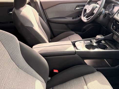 Certified 2023 Nissan Rogue SV FWD image 12