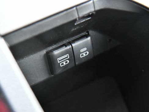 Used 2024 Toyota Camry LE image 26