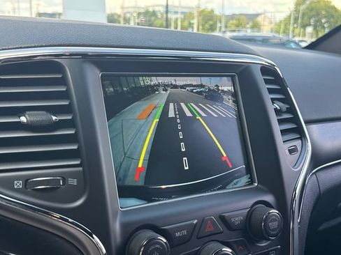 Used 2018 Jeep Grand Cherokee Limited AWD/4WD image 20