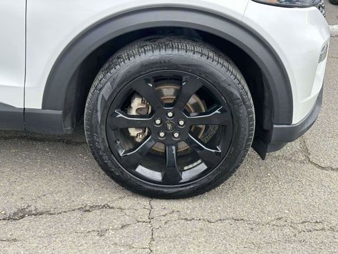 Used 2022 Ford Explorer ST-Line w/ Class IV Trailer Tow Package image 6
