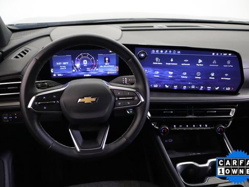 Used 2025 Chevrolet Traverse LT image 17