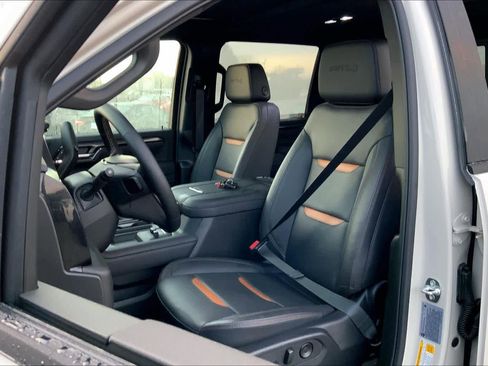 Used 2026 GMC Sierra 2500 AT4 w/ AT4 Premium Plus Package image 7