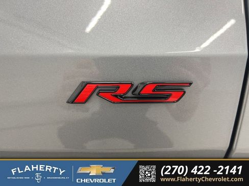 Used 2025 Chevrolet Traverse RS image 19
