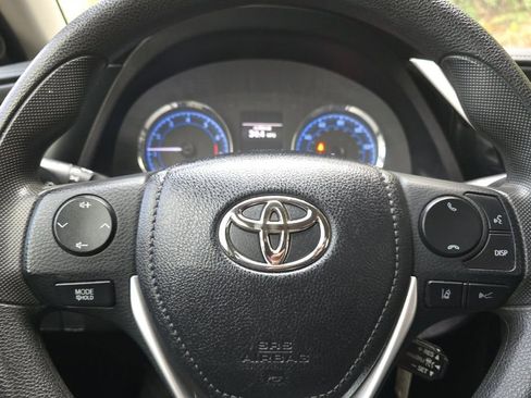 Used 2019 Toyota Corolla LE image 20