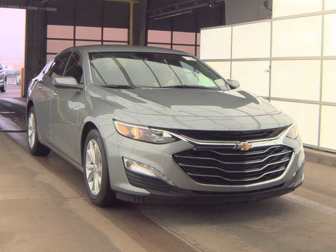 Used 2025 Chevrolet Malibu LT image 4