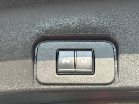 Used 2023 Nissan Rogue SL AWD/4WD image 29