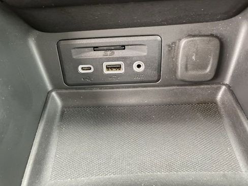 Used 2023 GMC Terrain SLT w/ Infotainment Package II image 21