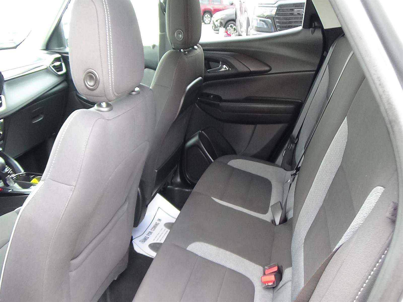 Used 2025 Chevrolet TrailBlazer LT AWD/4WD image 13