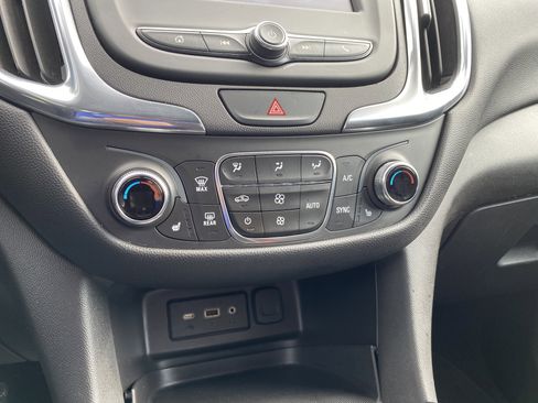 Used 2020 Chevrolet Equinox LT image 27