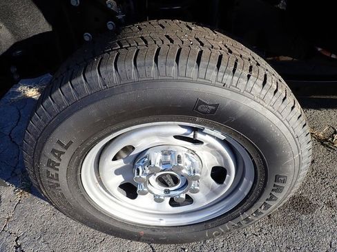 New 2025 Ford F350 XL w/ XL Chrome Package image 11