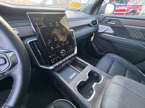 New 2025 GMC Acadia Denali w/ Super Cruise Package image 26