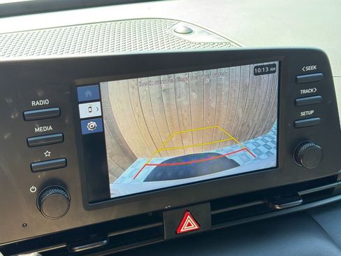 Used 2025 Hyundai Elantra Sport FWD image 8