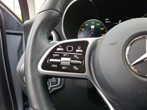 Used 2022 Mercedes-Benz GLC 300 4MATIC w/ Multimedia Package Lite image 22