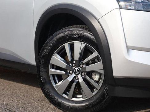 Certified 2025 Nissan Pathfinder SV AWD/4WD image 3