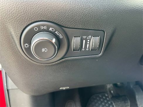 Used 2023 Jeep Compass Trailhawk image 18