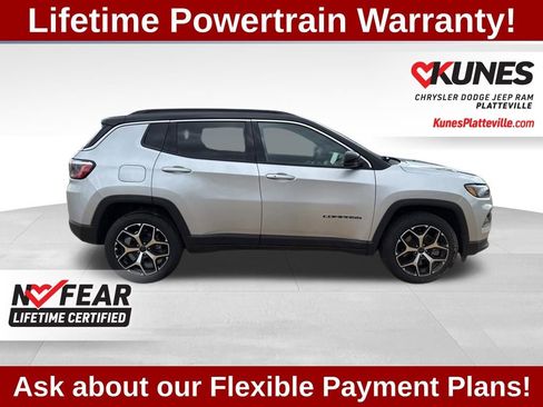 Used 2025 Jeep Compass Limited AWD/4WD image 2