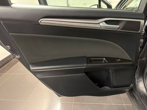 Certified 2017 Ford Fusion SE FWD image 30