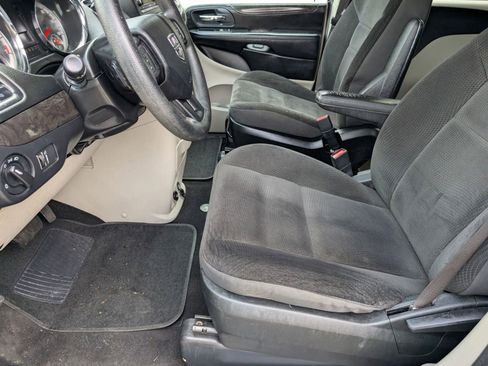 Used 2019 Dodge Grand Caravan SE image 8