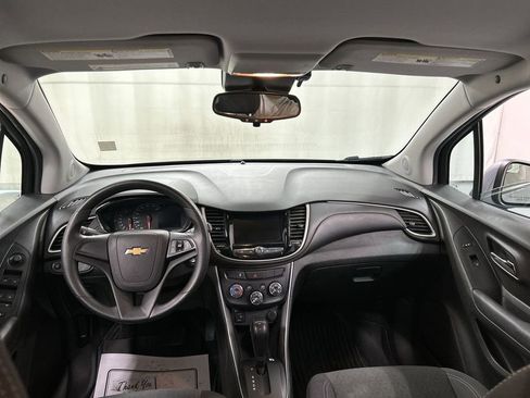 Used 2020 Chevrolet Trax LS image 18