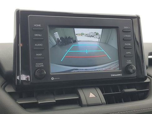 Used 2021 Toyota RAV4 LE AWD/4WD image 26