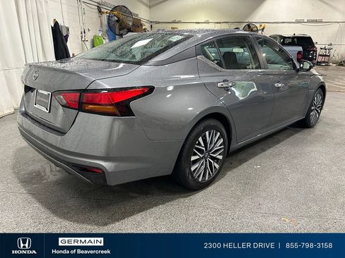 Used 2025 Nissan Altima 2.5 SV FWD image 8