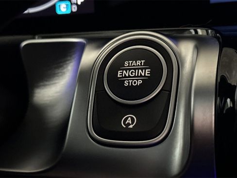 Certified 2025 Mercedes-Benz GLB 250 4MATIC image 27