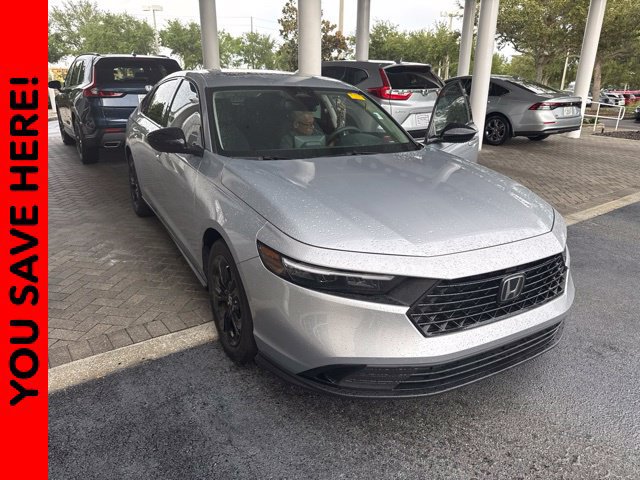 Used 2025 Honda Accord SE image 1