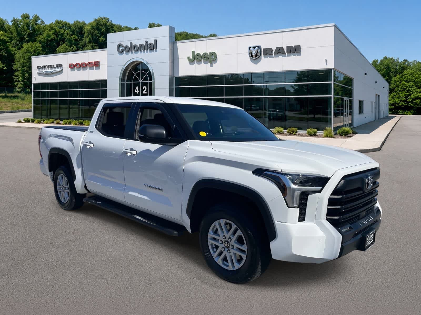 Used 2025 Toyota Tundra SR5 w/ SR5 Premium Package AWD/4WD image 8