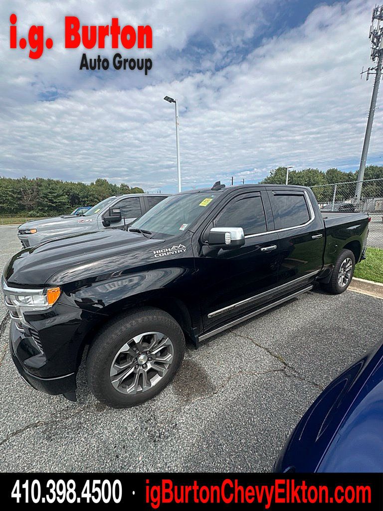 Used 2022 Chevrolet Silverado 1500 High Country w/ Technology Package AWD/4WD image 4