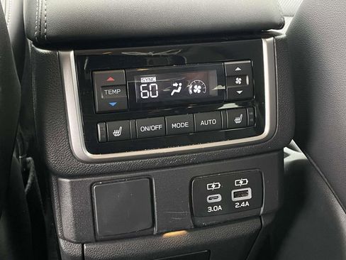 Certified 2024 Subaru Ascent Limited w/ Technology Package AWD/4WD image 5
