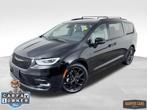 Used 2026 Chrysler Pacifica Limited w/ S Appearance Package FWD image 1