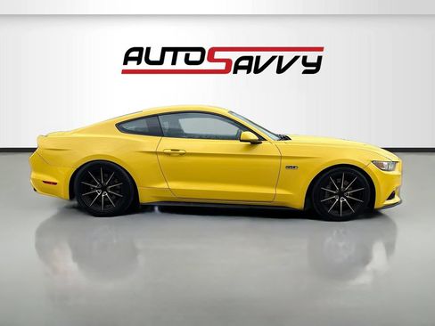 Used 2017 Ford Mustang GT RWD image 8