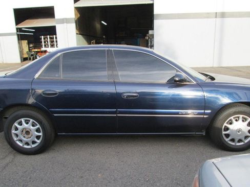 Used 2000 Buick Century Custom image 3