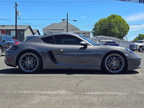 Used 2019 Porsche 718 Cayman RWD image 6
