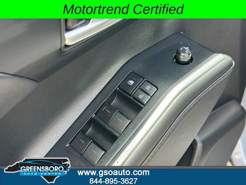 Used 2020 Toyota Highlander XLE AWD/4WD image 16