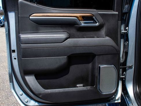 Used 2025 Chevrolet Silverado 1500 High Country image 11