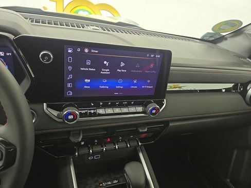 Certified 2024 Chevrolet Colorado Z71 w/ LPO, Dark Essentials Package image 23