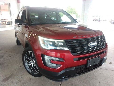 Used 2017 Ford Explorer Sport w/ Equipment Group 401A AWD/4WD image 2