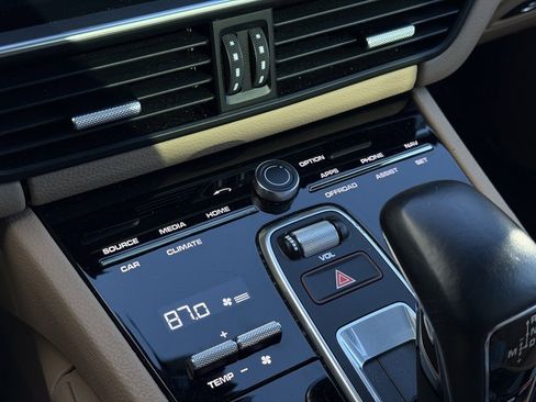 Used 2023 Porsche Cayenne image 33