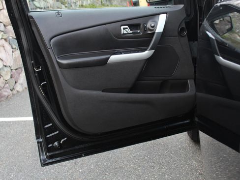 Used 2011 Ford Edge Limited AWD/4WD image 12