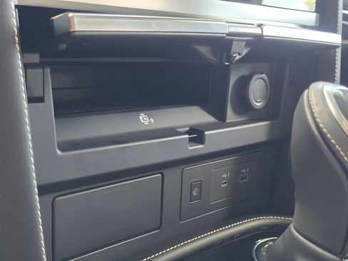 Used 2024 INFINITI QX80 Premium Select w/ Cargo Package AWD/4WD image 31