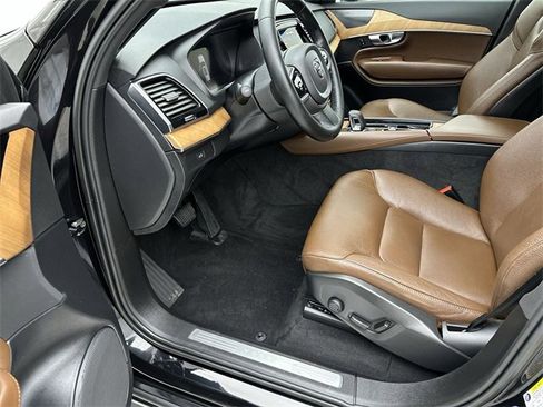 Certified 2023 Volvo XC90 B6 Plus w/ Protection Package Premier image 11