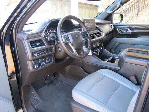 Used 2021 Chevrolet Suburban Z71 w/ Z71 Off-Road Package image 14