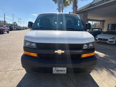 Used 2019 Chevrolet Express 2500 image 12