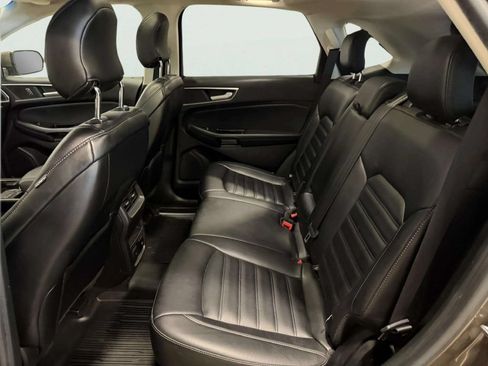 Used 2019 Ford Edge SEL w/ Equipment Group 201A AWD/4WD image 17
