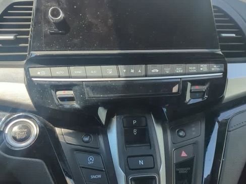 Used 2025 Honda Odyssey Touring image 6