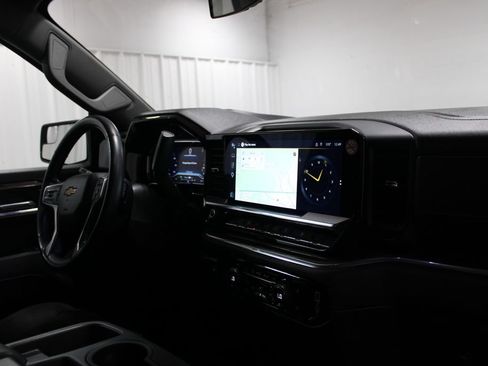 Used 2025 Chevrolet Silverado 1500 LT AWD/4WD image 27