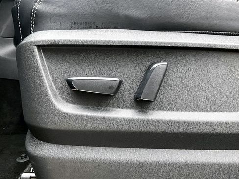 Certified 2025 Nissan Armada SV RWD image 33